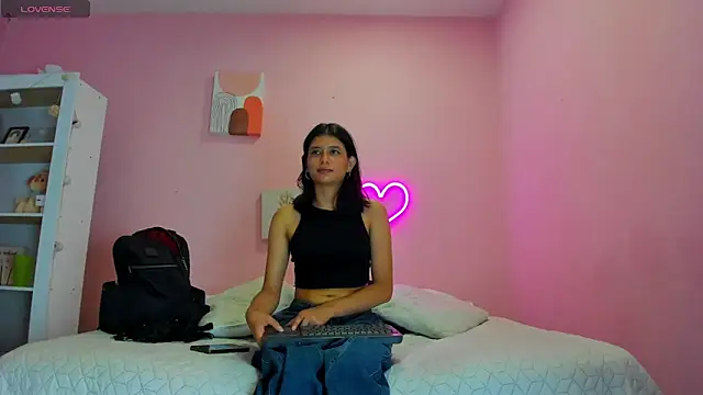 Snapshot of Georgina_Ferri_ chatting on September 24, 5:19 pm Georgina Ferri online show from September 24, 5:19 pm