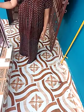 Aaradhya Sharma online show from October 17, 11:12 am