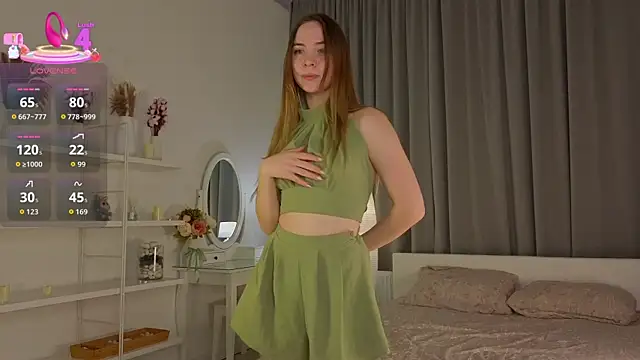 CarollSmithh online show from October 10, 9:04 pm