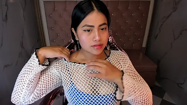 Snapshot of Victoria_b_ chatting on October 15, 8:06 pm Victoria b online show from October 15, 8:06 pm
