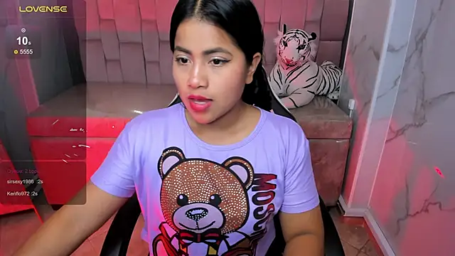 Snapshot of Victoria_b_ chatting on October 10, 12:44 am Victoria b online show from October 10, 12:44 am