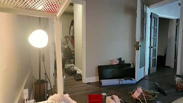 knottybunny online show from November 18, 7:28 pm