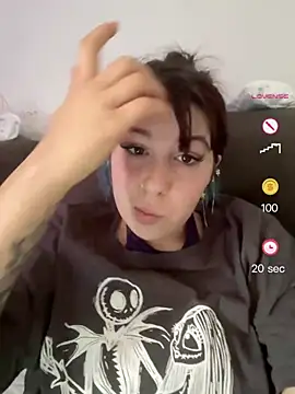 Snapshot of ilaria_miss98 chatting on June 10, 8:48 am ilaria miss98 online show from June 10, 8:48 am