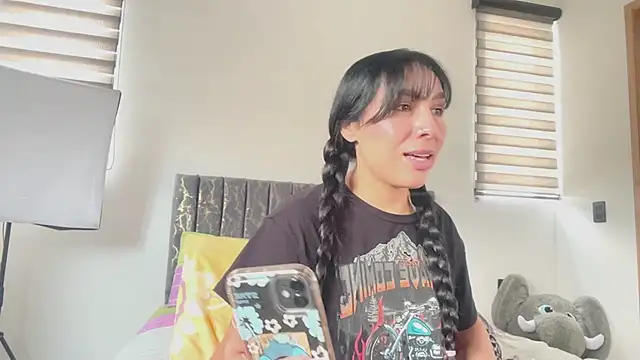 greciadom555 online show from October 2, 4:32 pm