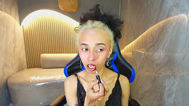 Snapshot of Agnis_ink_r chatting on October 15, 3:16 am Agnis ink r online show from October 15, 3:16 am