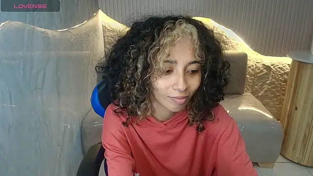 Snapshot of Agnis_ink_r chatting on November 4, 12:53 pm Agnis ink r online show from November 4, 12:53 pm