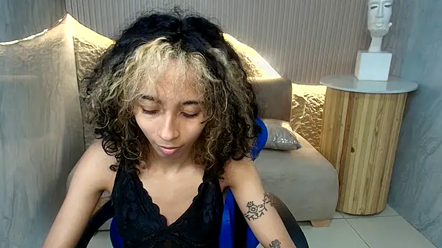 Snapshot of Agnis_ink_r chatting on November 24, 1:11 pm Agnis ink r online show from November 24, 1:11 pm