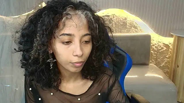 Snapshot of Agnis_ink_r chatting on November 29, 1:44 pm Agnis ink r online show from November 29, 1:44 pm