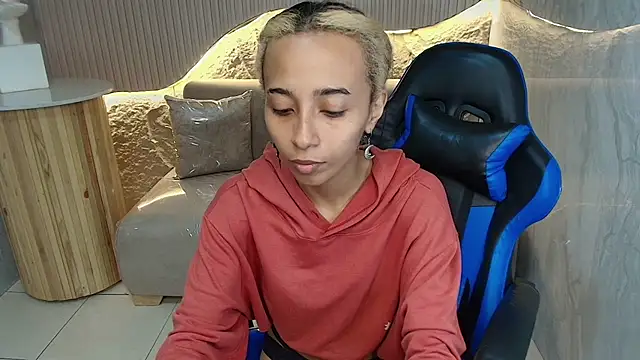 Snapshot of Agnis_ink_r chatting on November 11, 1:06 pm Agnis ink r online show from November 11, 1:06 pm