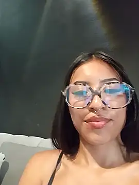 Snapshot of celeste_contreras chatting on October 21, 4:06 pm celeste contreras online show from October 21, 4:06 pm