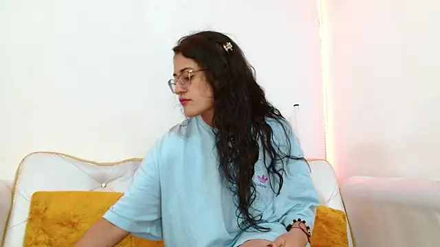 Luna Noire1 online show from November 27, 12:00 am