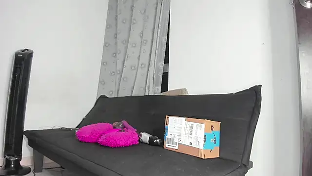 mila dash online show from October 23, 1:04 am