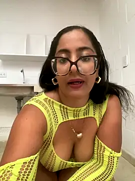 Jessyivonne online show from October 16, 9:56 pm