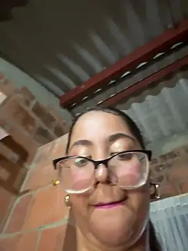 Jessyivonne online show from April 28, 2:10 am
