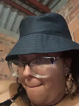 Jessyivonne online show from April 12, 5:11 am