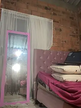 Jessyivonne online show from April 28, 2:27 am
