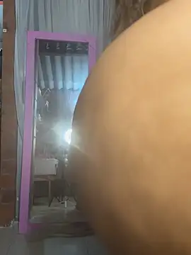 Jessyivonne online show from April 22, 2:40 am