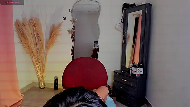 Snapshot of REINA_ADAHARA chatting on January 14, 10:41 am REINA ADAHARA online show from January 14, 10:41 am