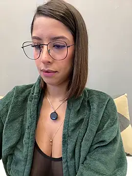 luvely online show from April 18, 8:20 pm