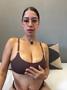 luvely online show from April 17, 1:36 pm