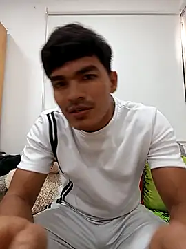 Snapshot of caspinth chatting on October 14, 2:17 pm caspinth online show from October 14, 2:17 pm