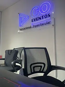 Sarahlove 90 online show from December 18, 3:38 pm