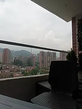 Snapshot of Sarahlove_90 chatting on February 15, 4:39 pm Sarahlove 90 online show from February 15, 4:39 pm