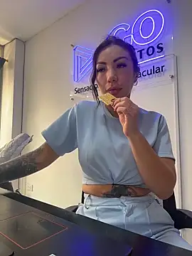 Sarahlove 90 online show from December 19, 5:15 pm