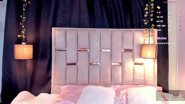 melody-rouss online show from November 23, 2:43 am