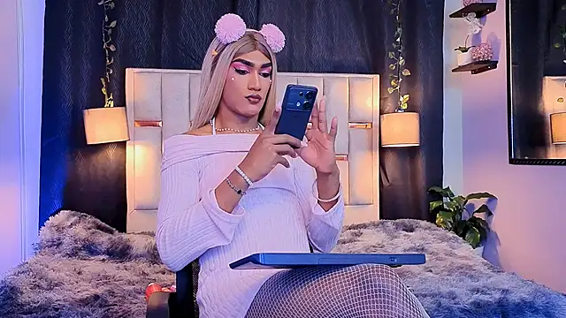 Snapshot of melody-rouss chatting on September 16, 3:40 am melody-rouss online show from September 16, 3:40 am