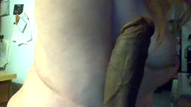 ScrawburryBBW online show from October 27, 9:10 am