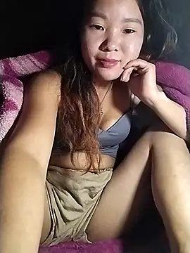 lylylove online show from October 28, 12:04 pm