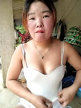 lylylove online show from May 15, 4:43 am