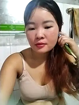 Snapshot of lylylove chatting on July 11, 11:27 pm lylylove online show from July 11, 11:27 pm