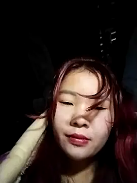 lylylove online show from November 10, 12:59 am