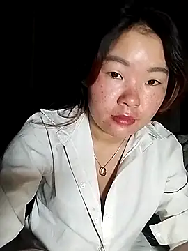 lylylove online show from May 27, 11:23 pm