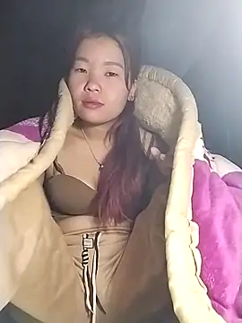 lylylove online show from November 28, 10:04 am