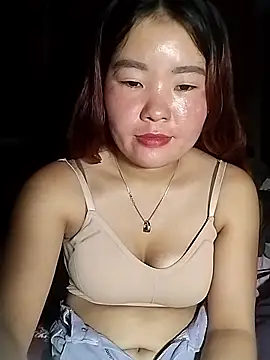 lylylove online show from May 22, 2:04 pm