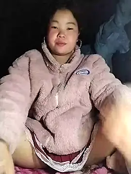 lylylove online show from March 11, 6:40 am