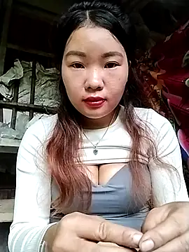 Snapshot of lylylove chatting on September 27, 1:23 am lylylove online show from September 27, 1:23 am