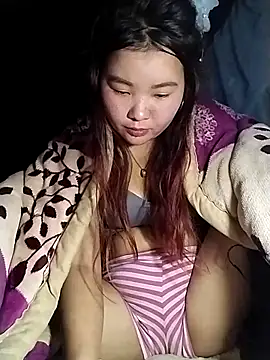 lylylove online show from March 5, 12:46 pm