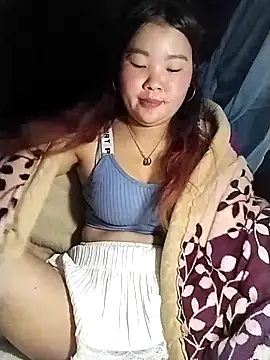 lylylove online show from March 24, 4:40 pm