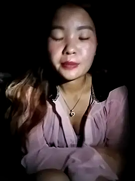 Snapshot of lylylove chatting on September 15, 1:11 pm lylylove online show from September 15, 1:11 pm