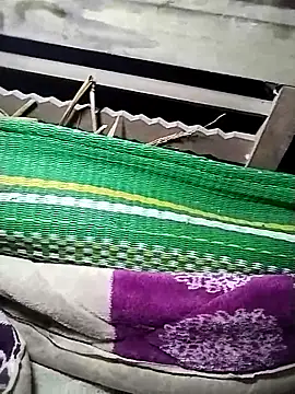 lylylove online show from April 18, 1:24 pm