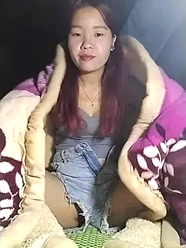 lylylove online show from November 13, 1:09 am