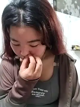 lylylove online show from March 19, 11:16 pm