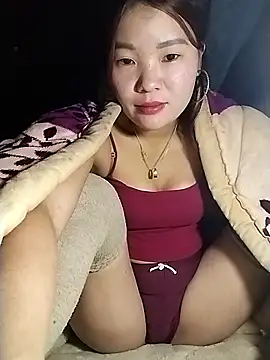 lylylove online show from January 12, 9:16 am