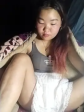 lylylove online show from March 27, 8:43 pm