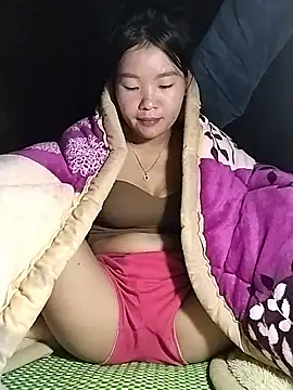 lylylove online show from November 5, 12:19 pm