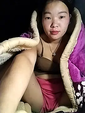 lylylove online show from November 4, 9:02 am